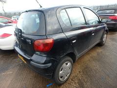 toyota yaris balck.3.JPG