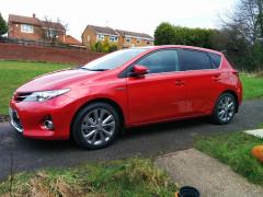 Auris Excel HSD - side - Vermillion