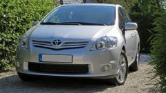 toyota auris 1.6 2012 front